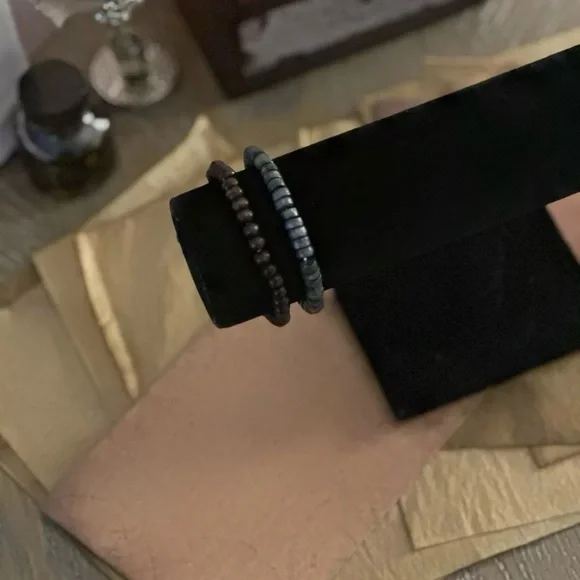 beaded bracelet set in black, white, and green
stylish beaded bracelet set. - Picture 5 of 5